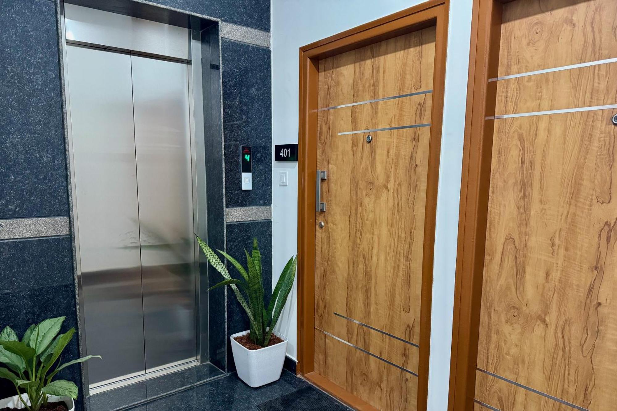 העיר בנגלור Truelife Whitefield - Premium 1 Bhk Apartments - Prime Location - Easy Access To Main Rd - Metro - Itpl - Fast Wifi - Kitchen - Smart Tv - Power Backup - Park - Garden Views מראה חיצוני תמונה