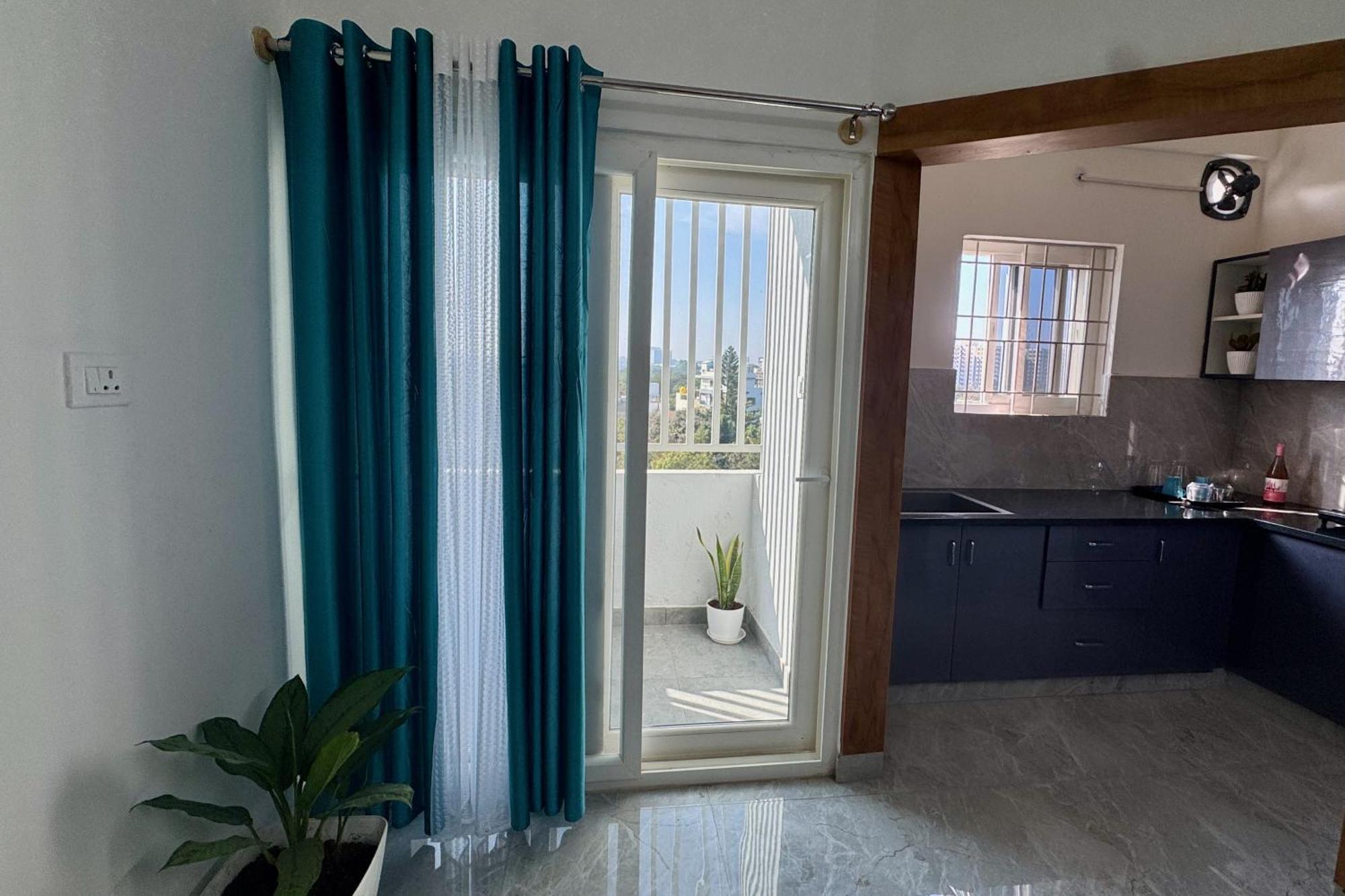 העיר בנגלור Truelife Whitefield - Premium 1 Bhk Apartments - Prime Location - Easy Access To Main Rd - Metro - Itpl - Fast Wifi - Kitchen - Smart Tv - Power Backup - Park - Garden Views מראה חיצוני תמונה