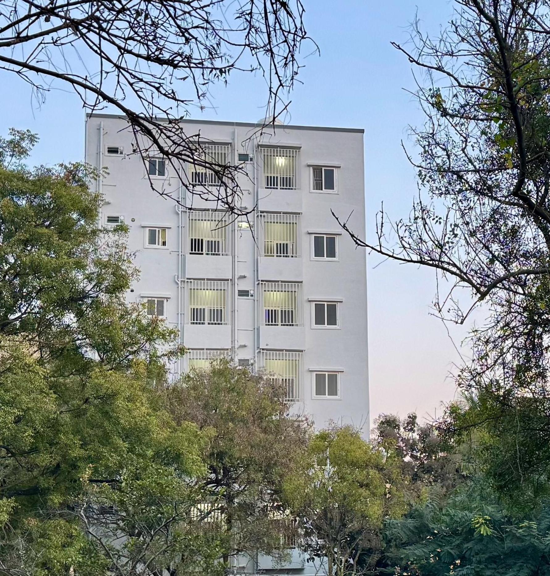 העיר בנגלור Truelife Whitefield - Premium 1 Bhk Apartments - Prime Location - Easy Access To Main Rd - Metro - Itpl - Fast Wifi - Kitchen - Smart Tv - Power Backup - Park - Garden Views מראה חיצוני תמונה